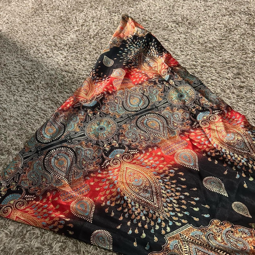 Paisley Patterned Scarf - Picture 2 of 8